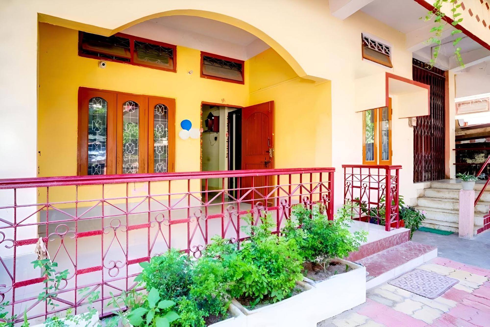 Capital Heritage Homestay Guwahati Buitenkant foto