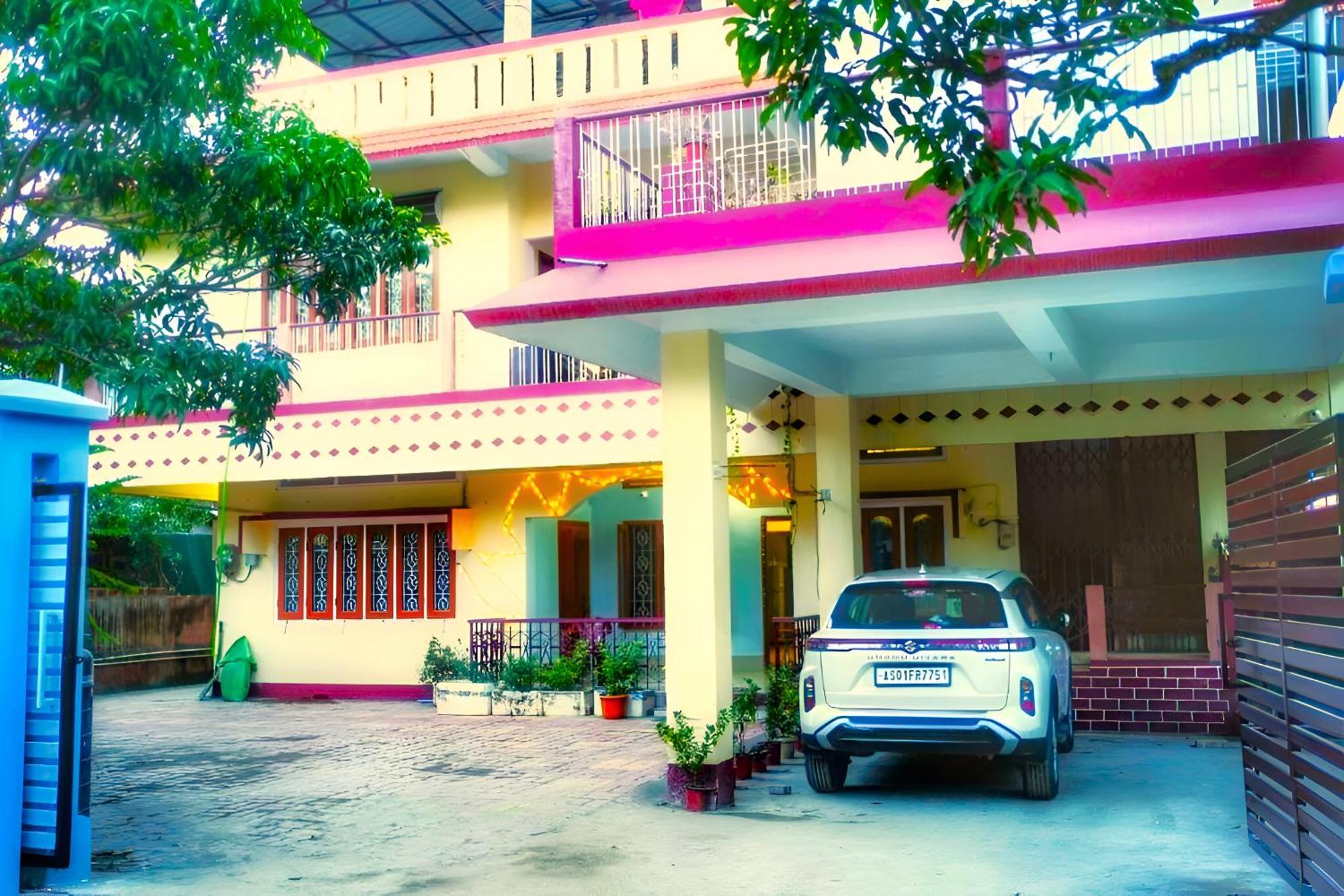 Capital Heritage Homestay Guwahati Buitenkant foto