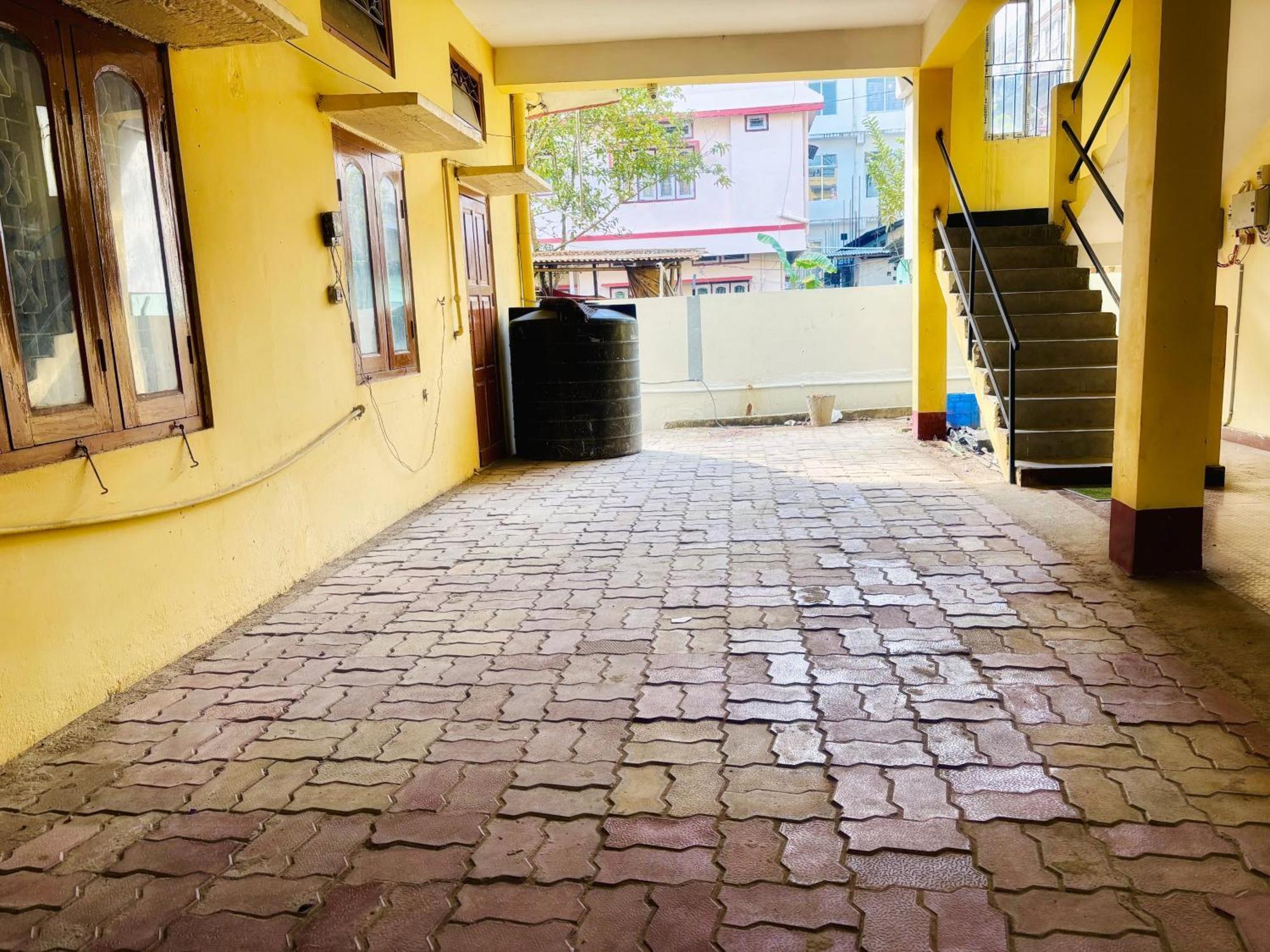 Capital Heritage Homestay Guwahati Buitenkant foto